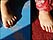 pieds peints au soleil